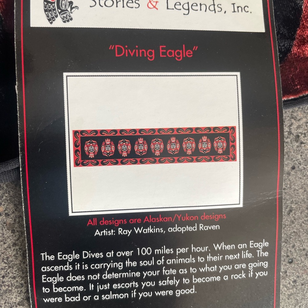 Diving Eagle Patterned Scarf - Picture 2 of 6